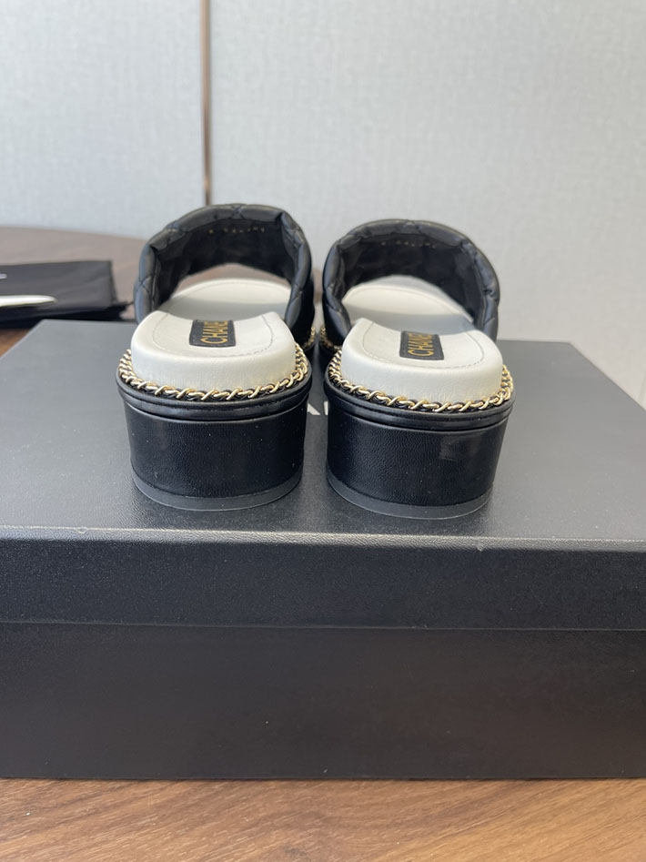 最高級シャネルスーパーコピー CHANEL 2026年春夏 新作 サンダル 刺繍ココマーク チェーン ブラック 2630565 レディース シャネル サンダル - 画像 (3)