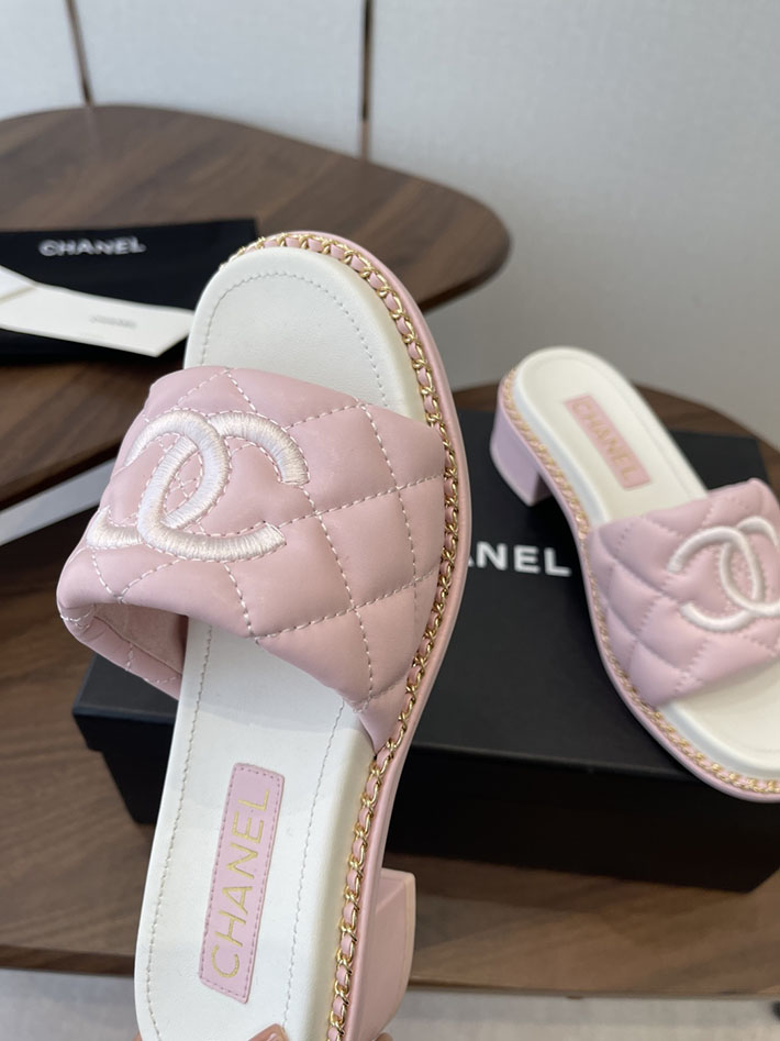 最高級シャネルスーパーコピー CHANEL 2026年春夏 新作 サンダル 刺繍ココマーク チェーン ピンク 2630566 シャネル サンダル ピンク - 画像 (4)