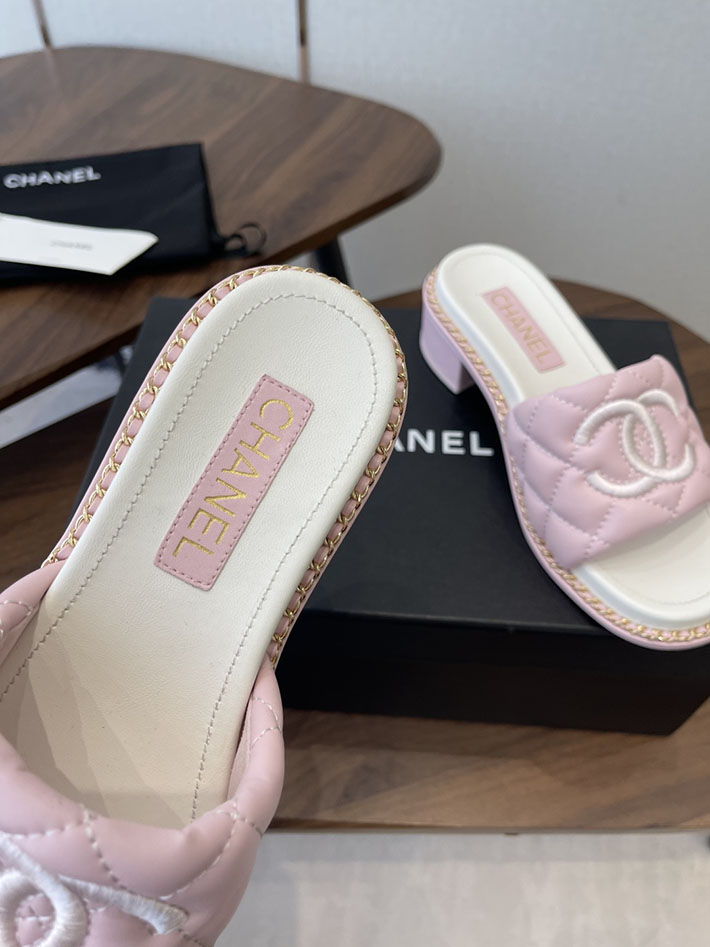 最高級シャネルスーパーコピー CHANEL 2026年春夏 新作 サンダル 刺繍ココマーク チェーン ピンク 2630566 シャネル サンダル ピンク - 画像 (3)