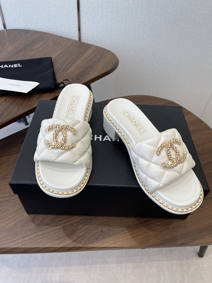 最高級シャネルスーパーコピー CHANEL 2026年春夏 新作 サンダル 刺繍ココマーク チェーン ホワイト 2630568 シャネル サンダル 白 - 画像 (8)