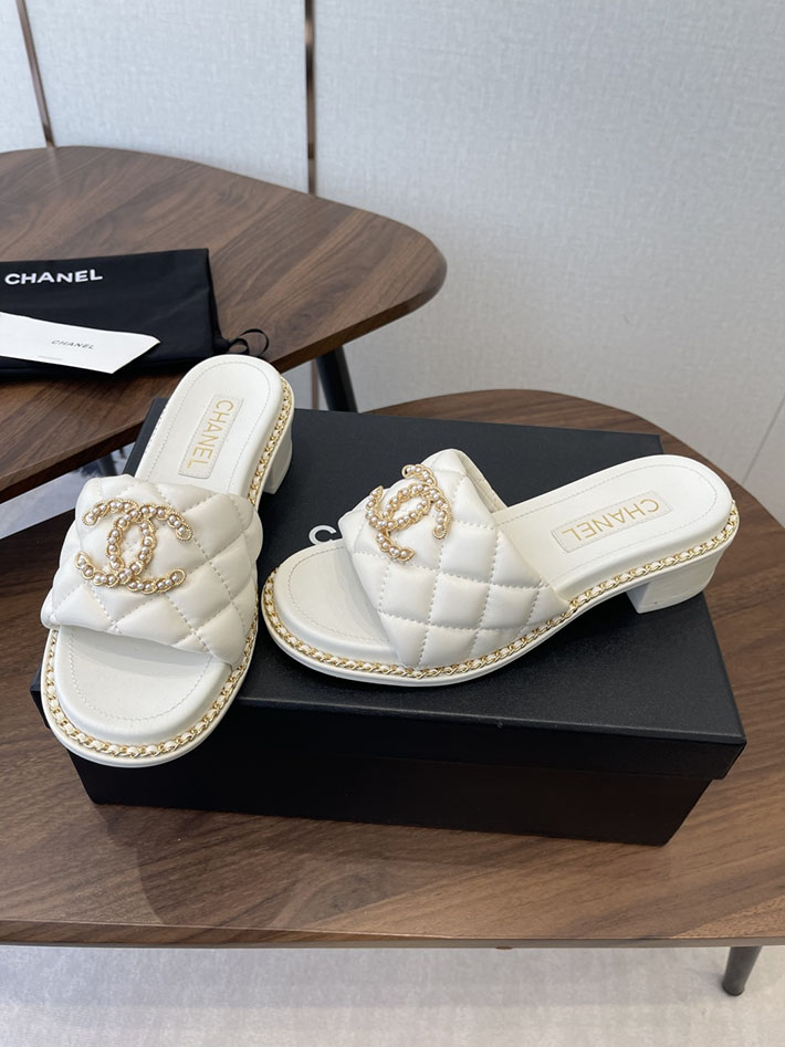 最高級シャネルスーパーコピー CHANEL 2026年春夏 新作 サンダル 刺繍ココマーク チェーン ホワイト 2630568 シャネル サンダル 白 - 画像 (7)