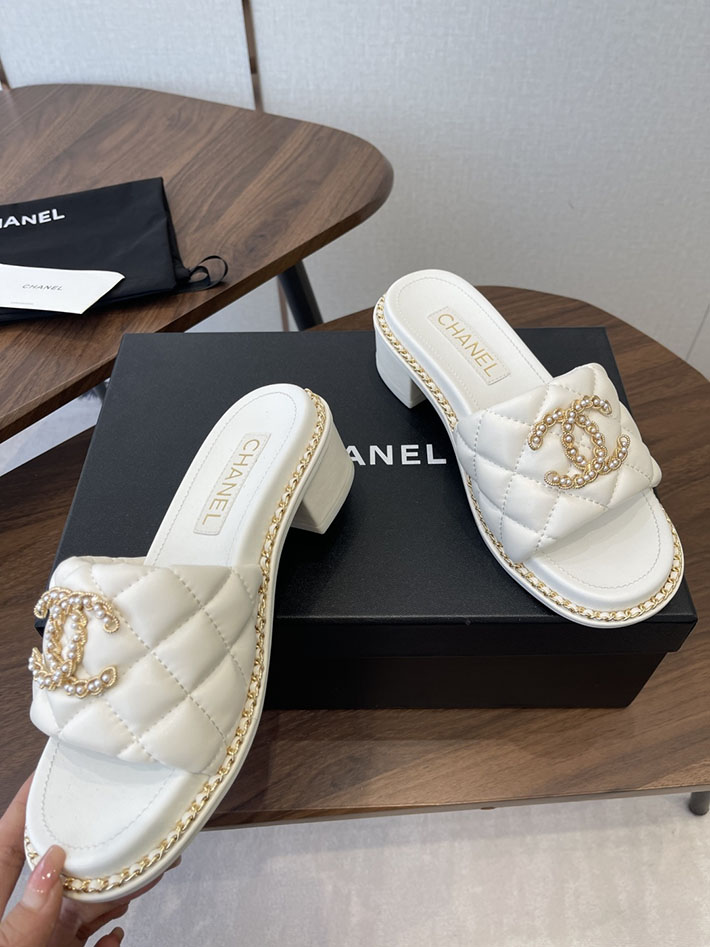 最高級シャネルスーパーコピー CHANEL 2026年春夏 新作 サンダル 刺繍ココマーク チェーン ホワイト 2630568 シャネル サンダル 白 - 画像 (6)
