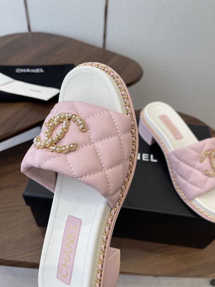 最高級シャネルスーパーコピー CHANEL 2026年春夏 新作 サンダル 刺繍ココマーク チェーン ピンク 2630569 シャネル ミュール サンダル - 画像 (4)