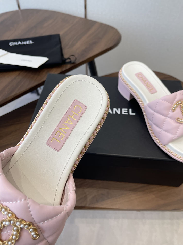 最高級シャネルスーパーコピー CHANEL 2026年春夏 新作 サンダル 刺繍ココマーク チェーン ピンク 2630569 シャネル ミュール サンダル - 画像 (3)