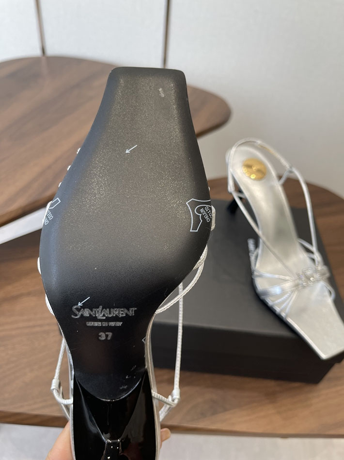 最高級サンローランスーパーコピー YSL 2026年春夏 新作 JERRY sandals in smooth leather シルバー 2630591 イブサンローラン サンダル - 画像 (4)