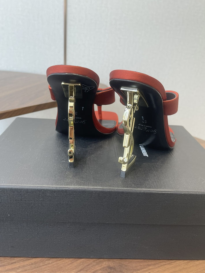 最高級サンローランスーパーコピー YSL 2026年春夏 新作 オピウム ミュール サテンクレープ レッド 2630598 サンローラン ミュール - 画像 (5)