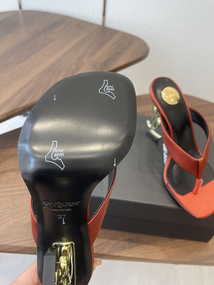 最高級サンローランスーパーコピー YSL 2026年春夏 新作 オピウム ミュール サテンクレープ レッド 2630598 サンローラン ミュール - 画像 (4)