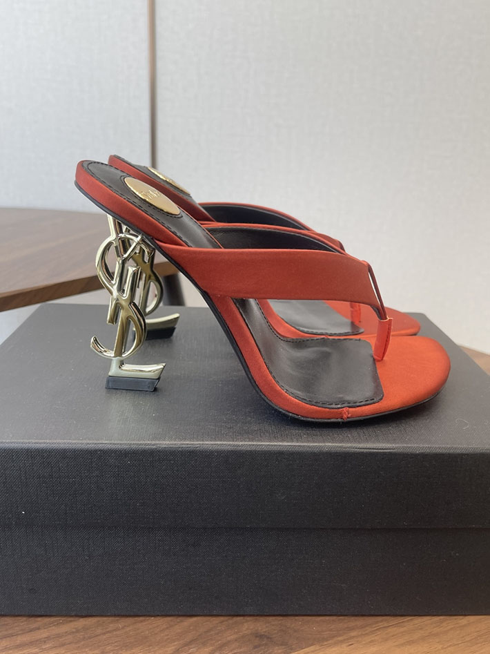 最高級サンローランスーパーコピー YSL 2026年春夏 新作 オピウム ミュール サテンクレープ レッド 2630598 サンローラン ミュール - 画像 (2)