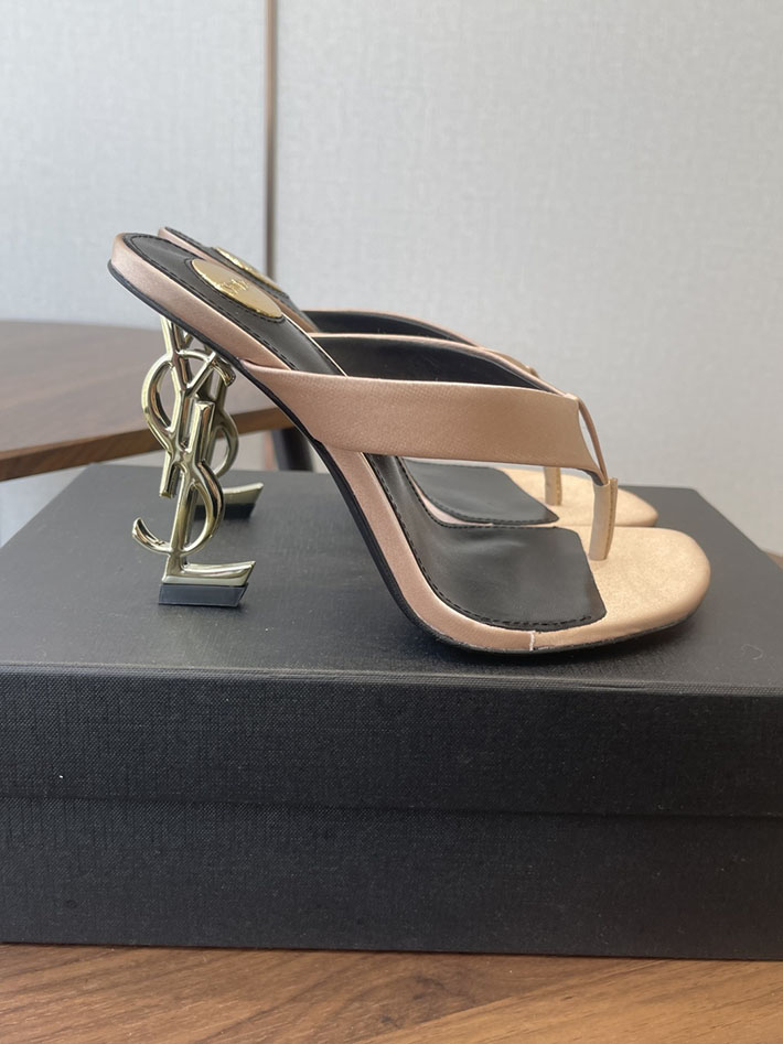最高級サンローランスーパーコピー YSL 2026年春夏 新作 オピウム ミュール サテンクレープ ベージュ 2630599 サンローラン サンダル レディース - 画像 (2)