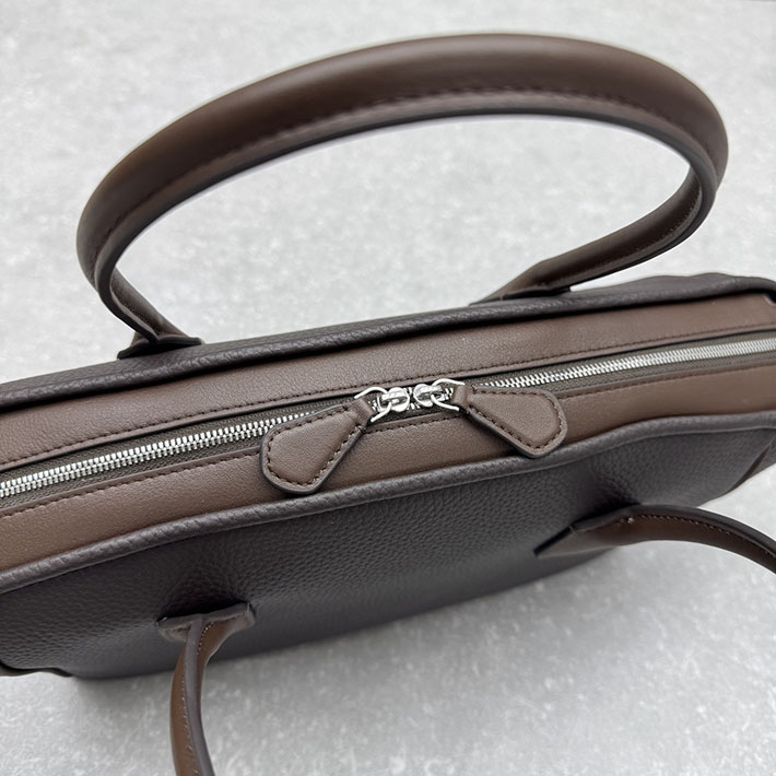 最高級ザロウスーパーコピー THE ROW EWA バッグ Ewa curved top-handle bag ディープブラウン 2631615 ザロウ バッグ 人気 - 画像 (4)
