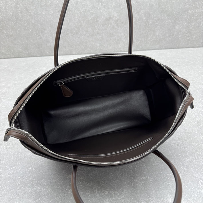 最高級ザロウスーパーコピー THE ROW EWA バッグ Ewa curved top-handle bag ディープブラウン 2631615 ザロウ バッグ 人気 - 画像 (3)