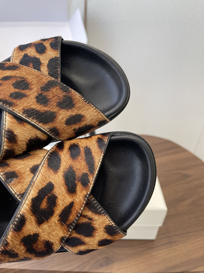 最高級サンローランスーパーコピー YSL パリ エディスリマン ジミー クリスクロス ストラップ フラットサンダル 2630638 サン ローラン サンダル レディース - 画像 (5)