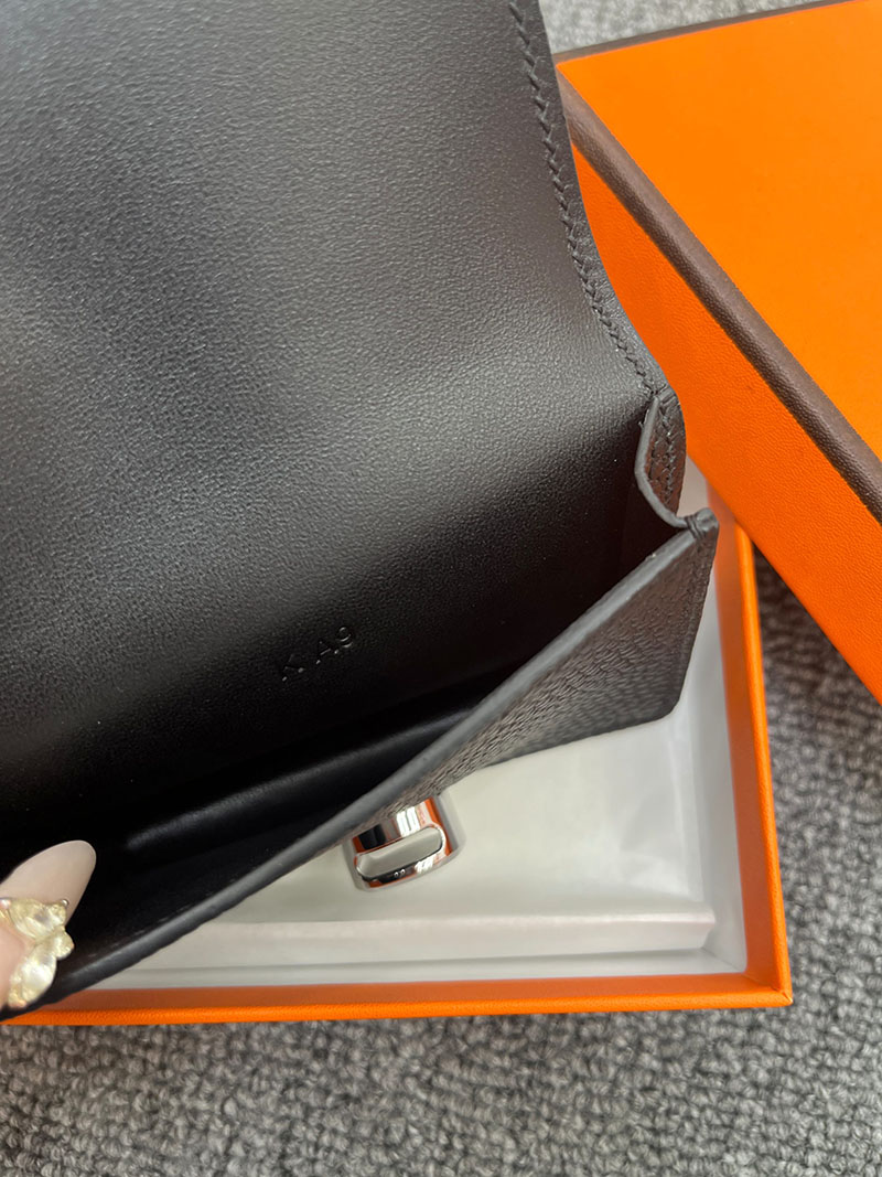 エルメス ドゴン コンパクトの通販 HERMES ドゴン カードケース ブラック トゴ シルバー金具 2631638 エルメス カードケース 財布代わり - 画像 (2)