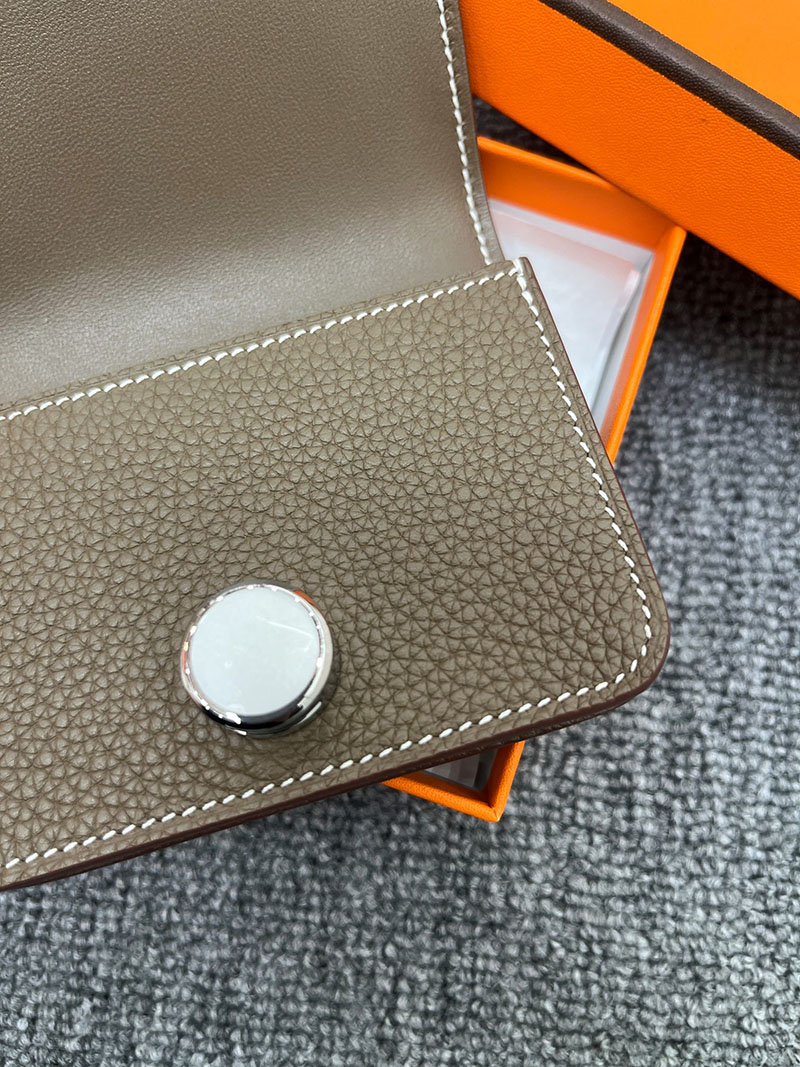 エルメス ドゴン コンパクトの通販 HERMES ドゴン カードケース エトゥープ トゴ シルバー金具 2631640 エルメス カードケース 財布代わり - 画像 (4)