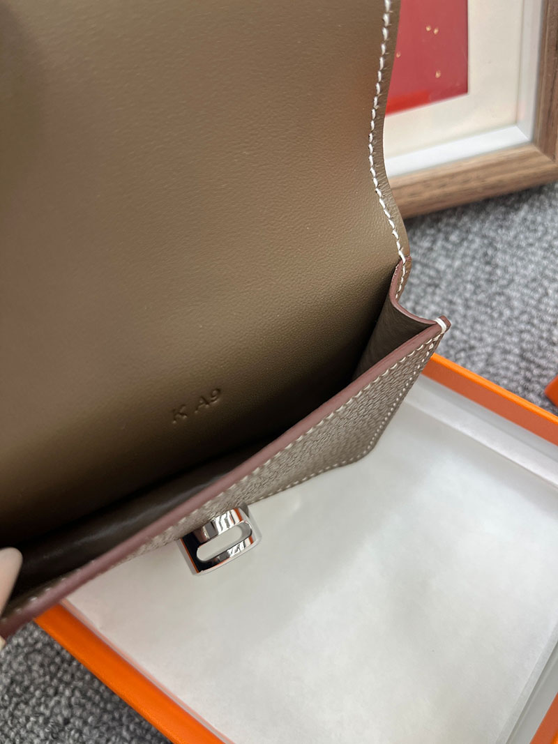 エルメス ドゴン コンパクトの通販 HERMES ドゴン カードケース エトゥープ トゴ シルバー金具 2631640 エルメス カードケース 財布代わり - 画像 (2)