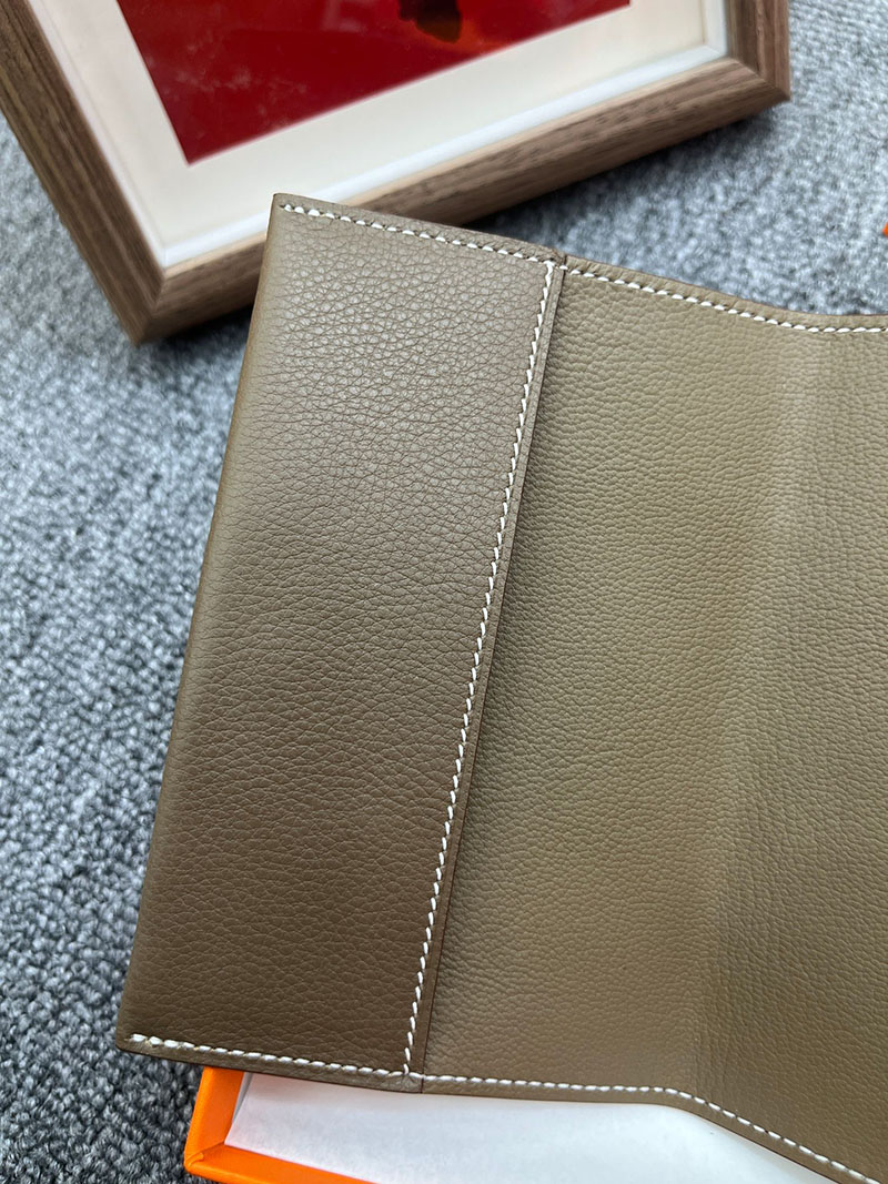 エルメス パスポートケースの通販 HERMES パスポートケース R.M.S エトゥープ ヴォー・エヴァーカラー H084149CK18 エルメス パスポート ケース メンズ - 画像 (7)