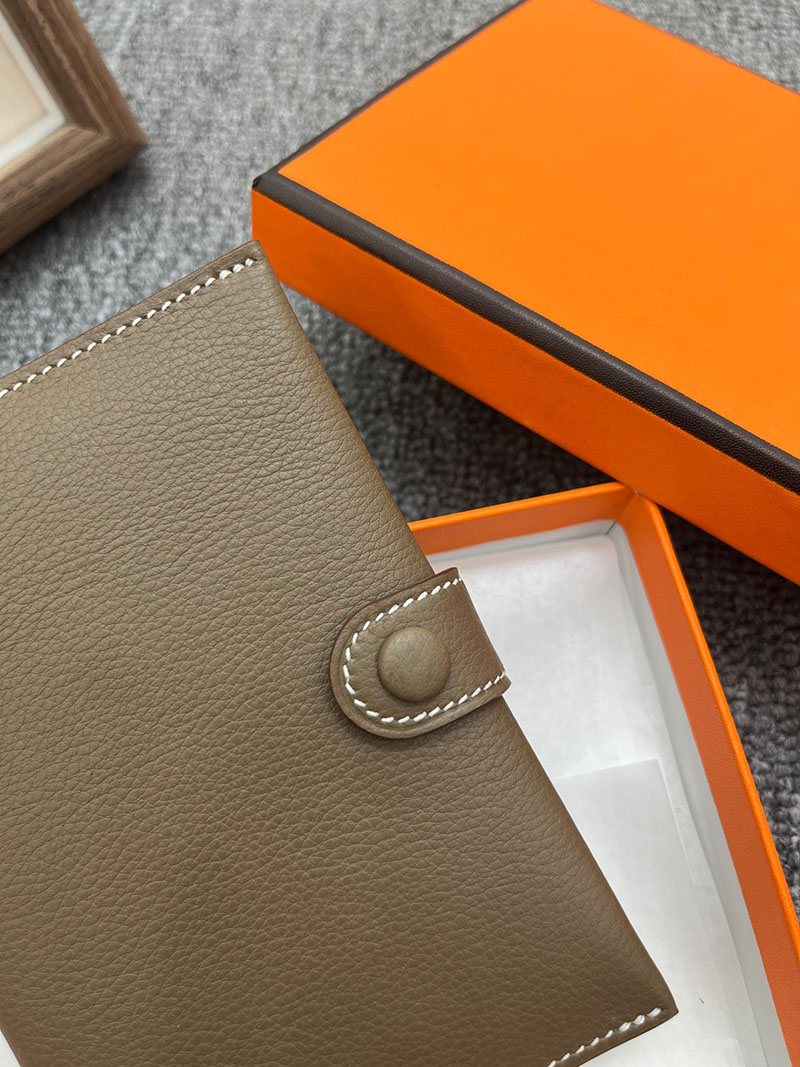 エルメス パスポートケースの通販 HERMES パスポートケース R.M.S エトゥープ ヴォー・エヴァーカラー H084149CK18 エルメス パスポート ケース メンズ - 画像 (6)