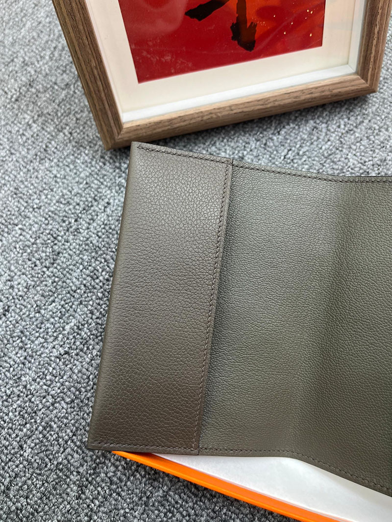エルメス パスポートケースの通販 HERMES パスポートケース R.M.S グリメイヤー ヴォー・エヴァーカラー H084149CK0L エルメス パスポートケース 使い方 - 画像 (2)