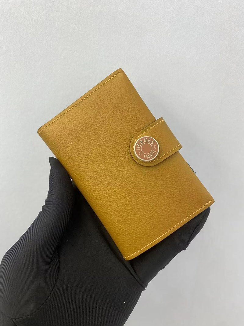 エルメス 名刺入れ 値段