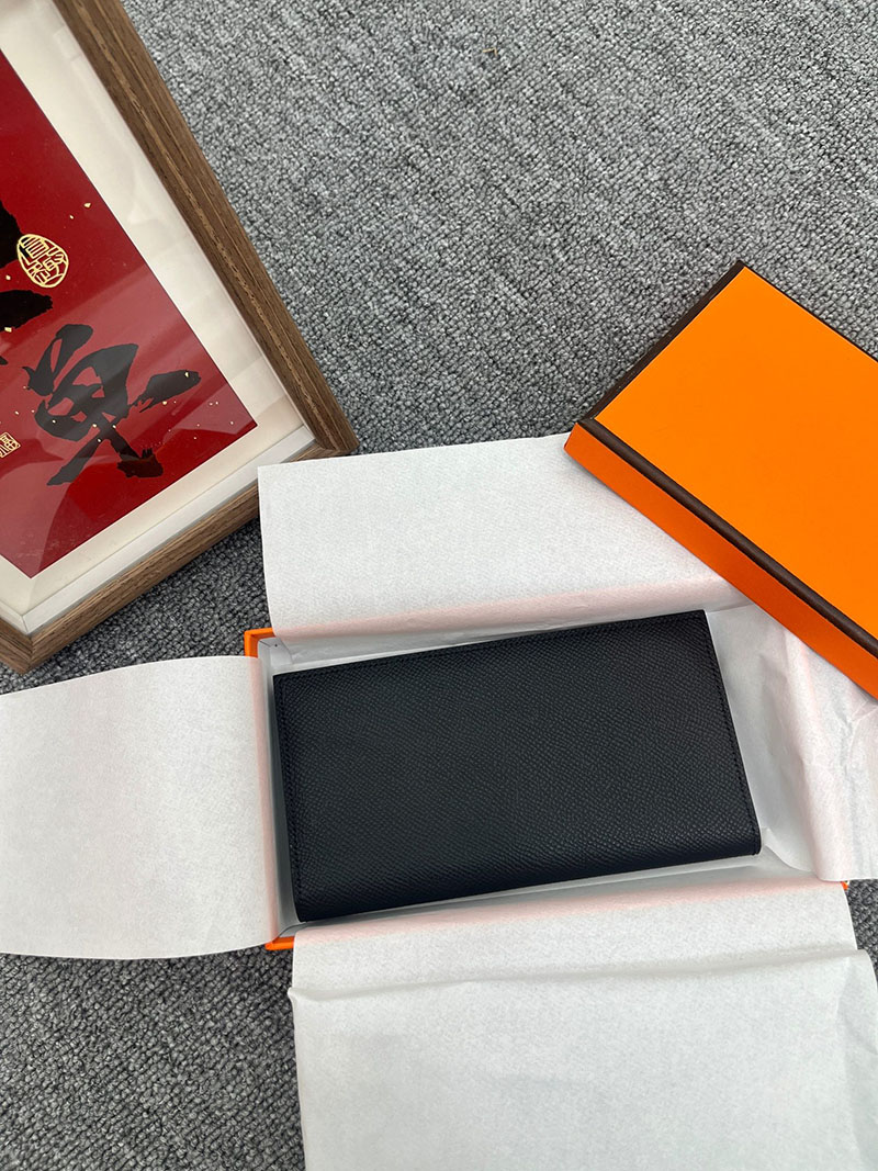エルメス 長財布 定価