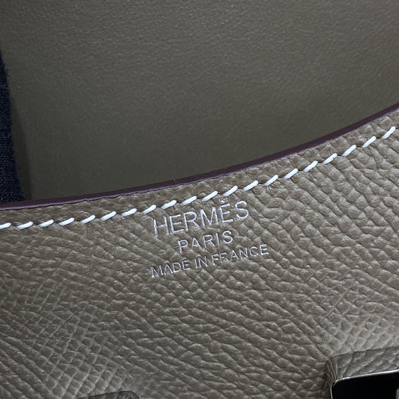 エルメス通販 HERMES 財布 コンスタンス スリム エトゥープ ヴォー・エプソン シルバー金具 H082060CK18 コンスタンス 財布 定価 - 画像 (4)