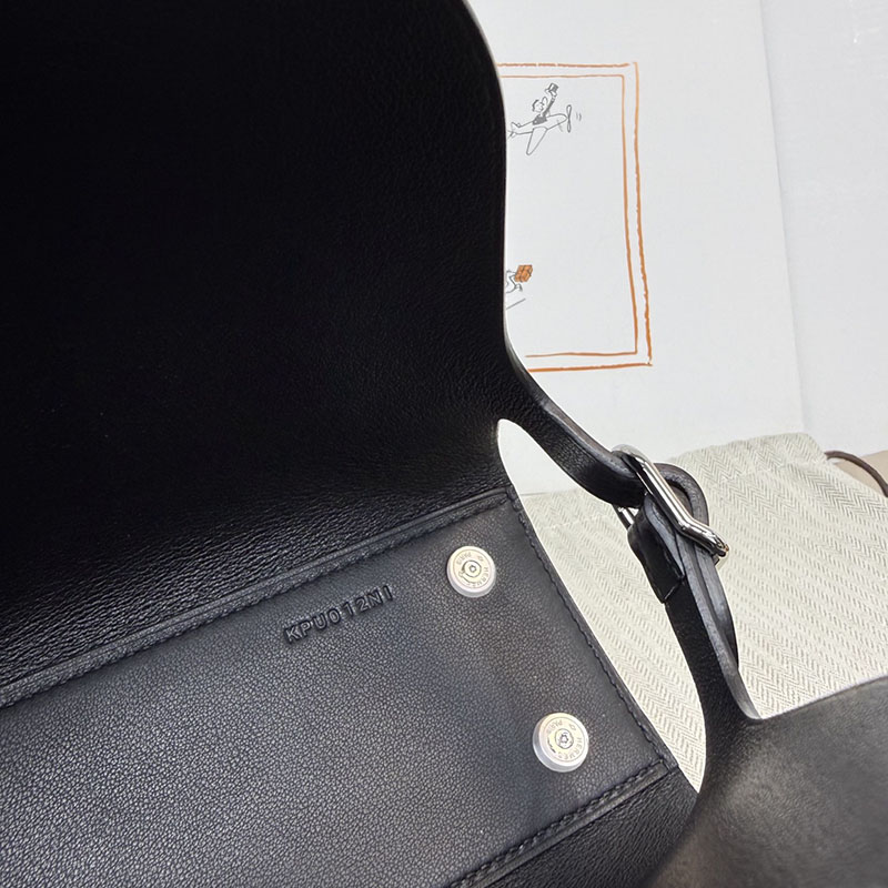 エルメス トートバッグ HERMES タブリエ・セリエ 黒 ブラック スウィフト シルバー金具 H086583CK89 エルメス トートバッグ 新品 価格 - 画像 (4)