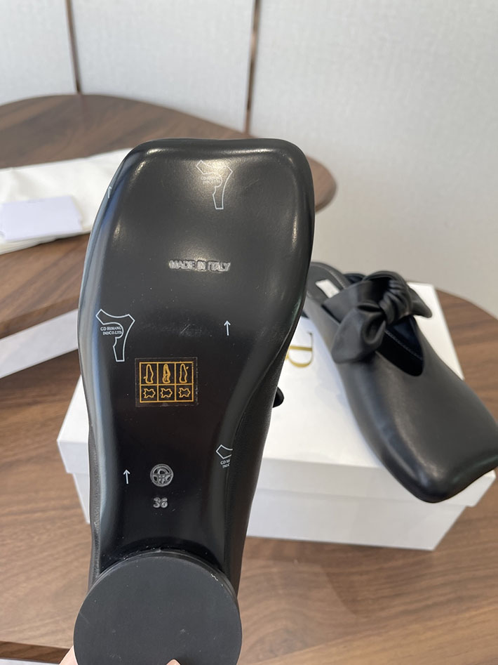 最高級ザロウスーパーコピー THE ROW レザーミュール レディース ローヒール ミュールサンダル ブラック 2630750 THE ROW ミュール - 画像 (5)