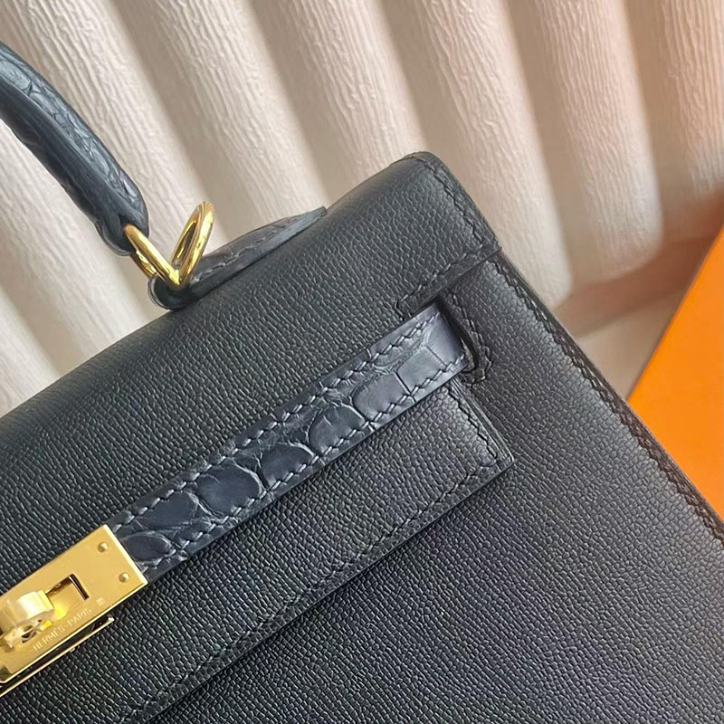 HERMES ケリー25 外縫い 黒/ブルーインディゴ ヴォーエプソン/クロコダイル ゴールド金具 H082322CC89 ケリー25 タッチ - 画像 (9)