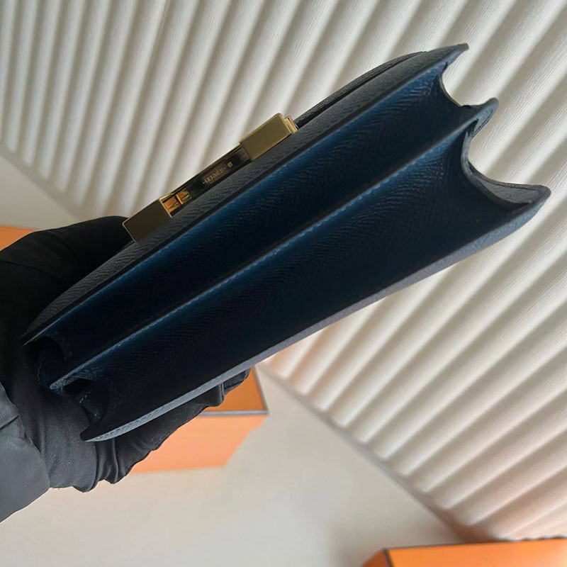 エルメス コンスタンスの通販 HERMES コンスタンス3 ミニ ディープブルー ヴォーエプソン ゴールド金具 H056341CCS4 コンスタンス ミニ 入手困難 - 画像 (5)