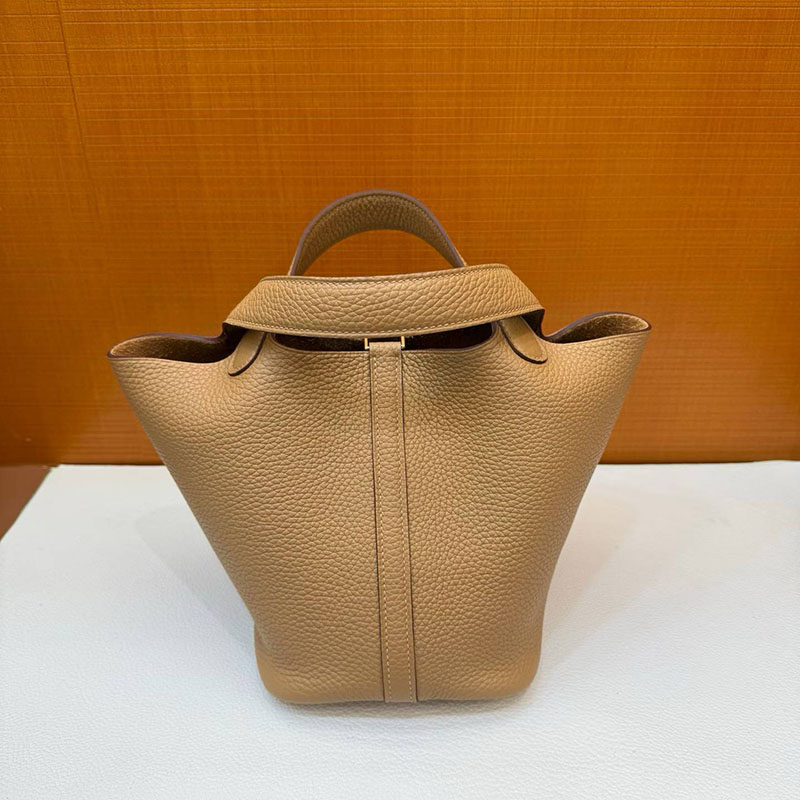 エルメス ピコタンロックの通販 HERMES ピコタンロック 18 PM チャイ トリヨンクレマンス ゴールド金具 H056289CC0M ピコタン18 定価 - 画像 (9)