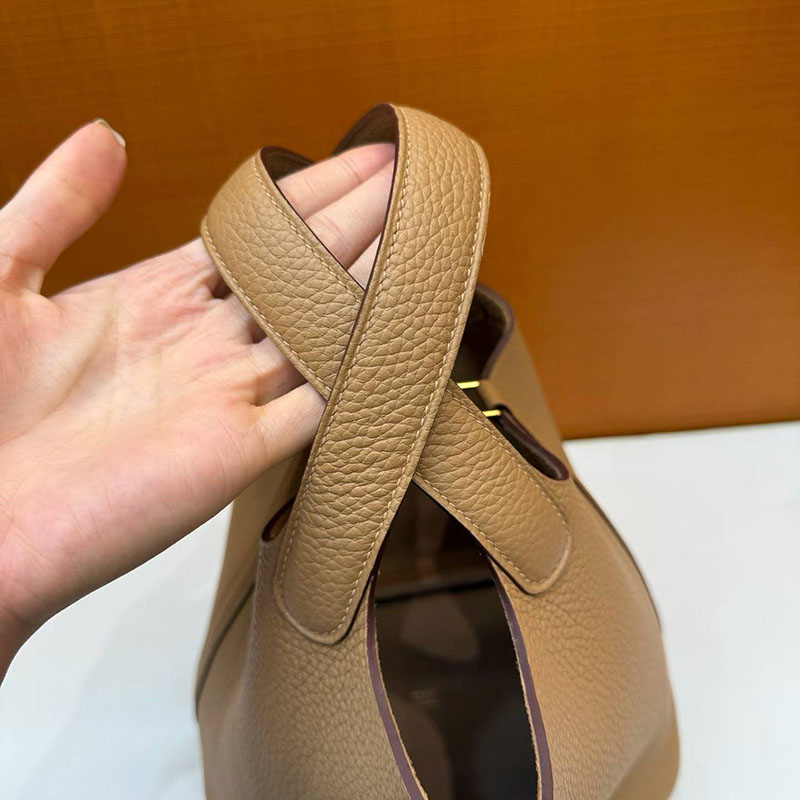 エルメス ピコタンロックの通販 HERMES ピコタンロック 18 PM チャイ トリヨンクレマンス ゴールド金具 H056289CC0M ピコタン18 定価 - 画像 (8)