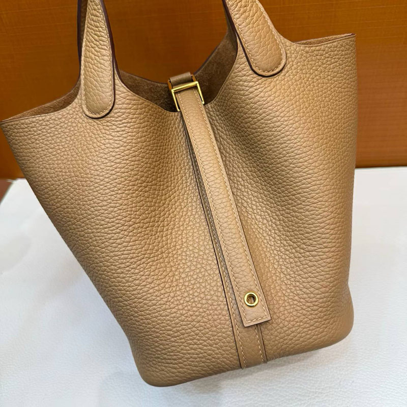 エルメス ピコタンロックの通販 HERMES ピコタンロック 18 PM チャイ トリヨンクレマンス ゴールド金具 H056289CC0M ピコタン18 定価 - 画像 (7)