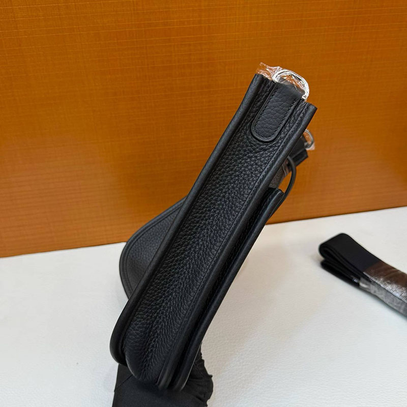 エルメス エヴリンの通販 HERMES エヴリン3 23 黒 ブラック トリヨンクレマンス シルバー金具 H087941CK89 エヴリン 23 定価 - 画像 (7)