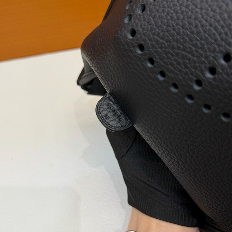 エルメス エヴリンの通販 HERMES エヴリン3 23 黒 ブラック トリヨンクレマンス シルバー金具 H087941CK89 エヴリン 23 定価 - 画像 (3)