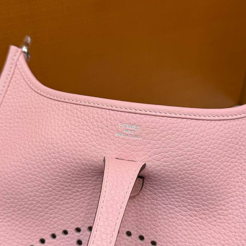 エルメス エヴリンの通販 HERMES エヴリン3 23 ローズサクラ トリヨンクレマンス シルバー金具 H087941CK3Q エルメス エヴリン 値段 - 画像 (4)