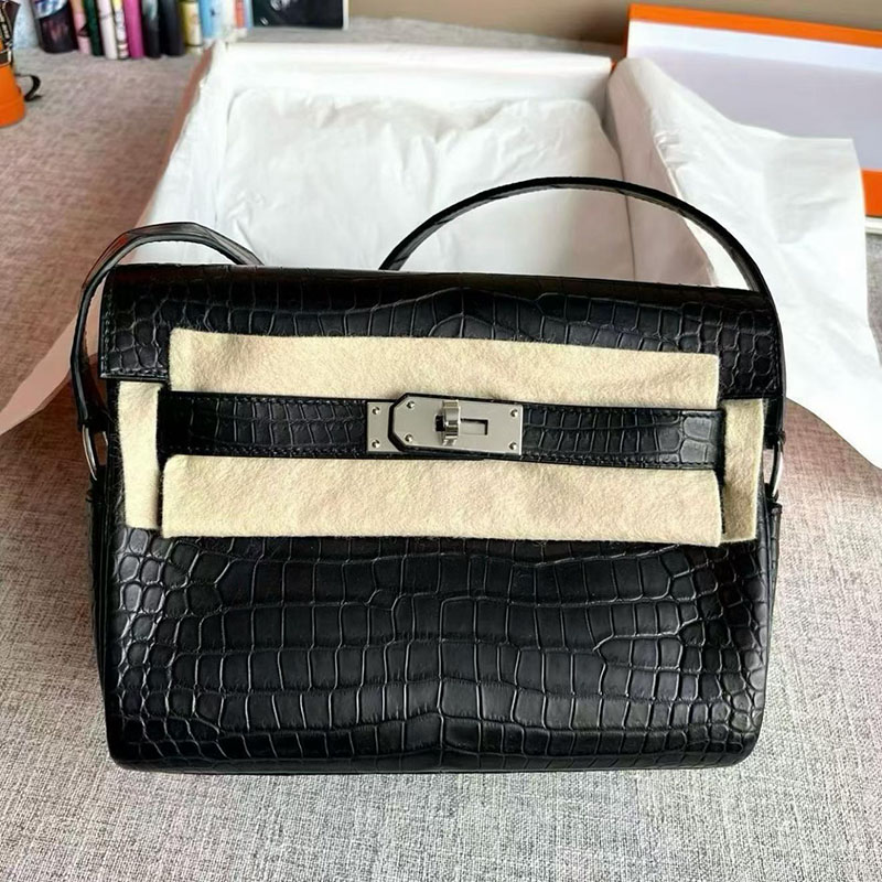 エルメス ケリーの通販 HERMES ケリーメッセンジャー PM 黒 ブラック クロコダイル シルバー金具 H084447CK89 エルメス ケリー メンズ - 画像 (5)