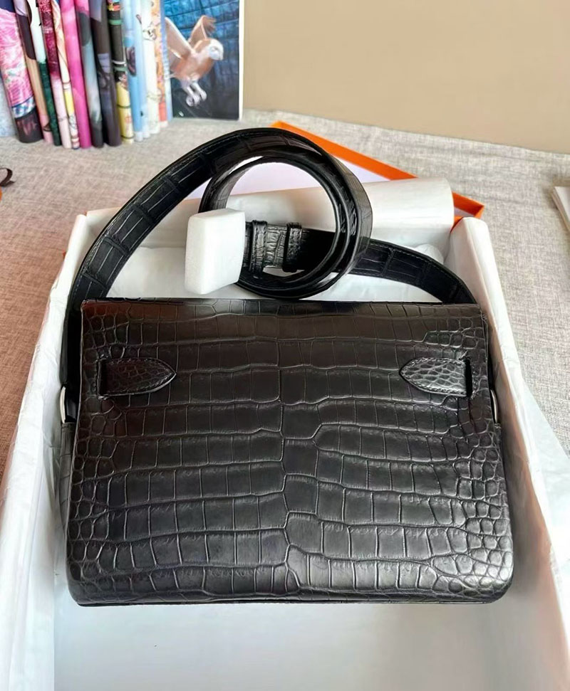 エルメス ケリーの通販 HERMES ケリーメッセンジャー PM 黒 ブラック クロコダイル シルバー金具 H084447CK89 エルメス ケリー メンズ - 画像 (2)