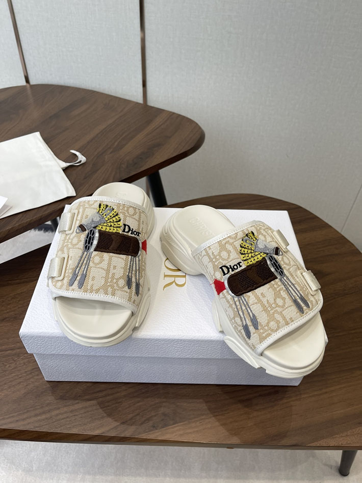 ディオール サンダル 厚底