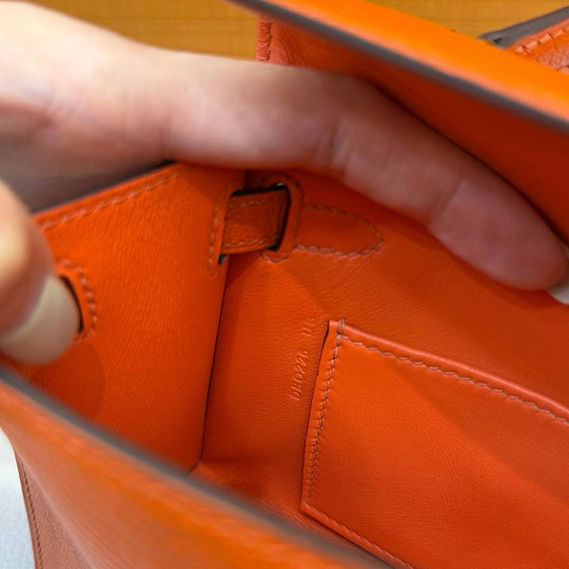 エルメス ケリーミニ2の通販 HERMES ケリーミニ2 外縫い オレンジポピー シェブルミゾル シルバー金具 H073628CK8V ケリーミニ 定価 - 画像 (5)