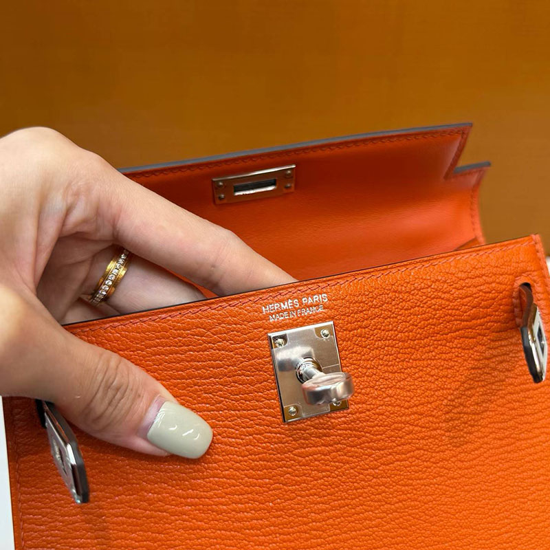 エルメス ケリーミニ2の通販 HERMES ケリーミニ2 外縫い オレンジポピー シェブルミゾル シルバー金具 H073628CK8V ケリーミニ 定価 - 画像 (3)