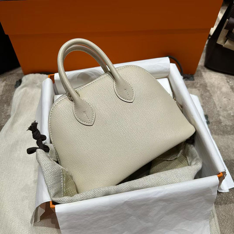 エルメス ボリードミニの通販 HERMES ボリード1923 ミニ クレ シェブルミゾル シルバー金具 H073444CK10 ボリード1923 ミニ 定価 - 画像 (5)