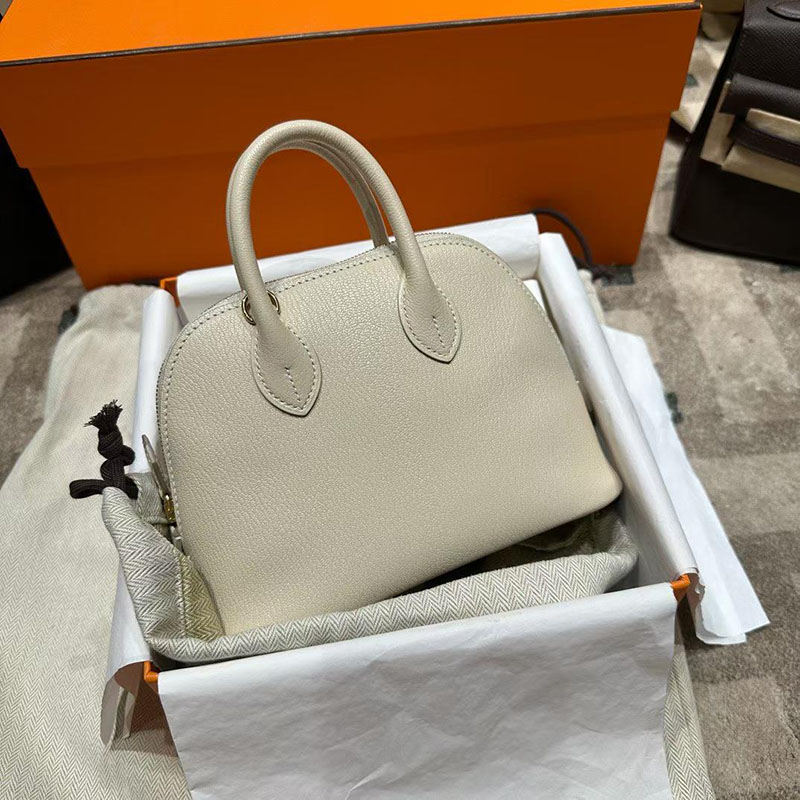 エルメス ボリードミニの通販 HERMES ボリード1923 ミニ クレ シェブルミゾル シルバー金具 H073444CK10 ボリード1923 ミニ 定価 - 画像 (3)