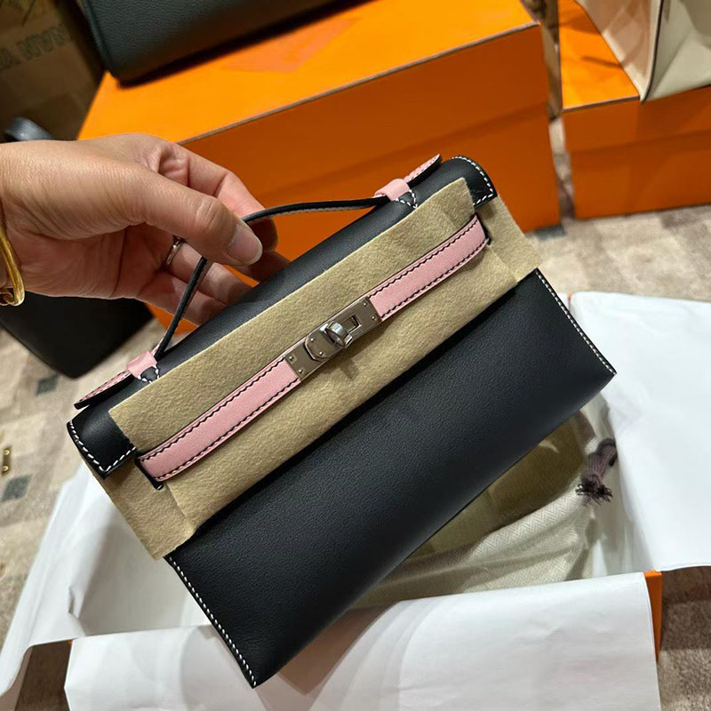 エルメス ポシェットケリーの通販 HERMES ポシェットケリー ブラック/ローズサクラ スイフト シルバー金具 H084047CCAC エルメス ポシェットケリー 定価 - 画像 (2)