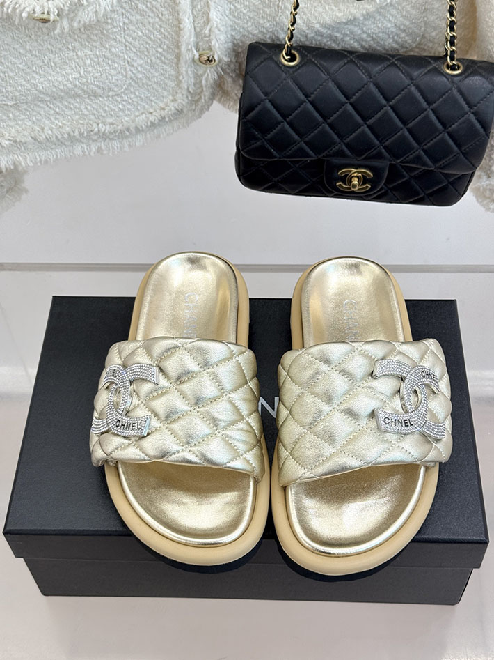 最高級シャネルスーパーコピー CHANEL 2026年春夏 新作 ラムスキン キルトウッド ミュール ゴールド 2630815 シャネル サンダル 定価 - 画像 (8)