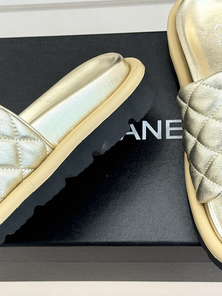 最高級シャネルスーパーコピー CHANEL 2026年春夏 新作 ラムスキン キルトウッド ミュール ゴールド 2630815 シャネル サンダル 定価 - 画像 (6)