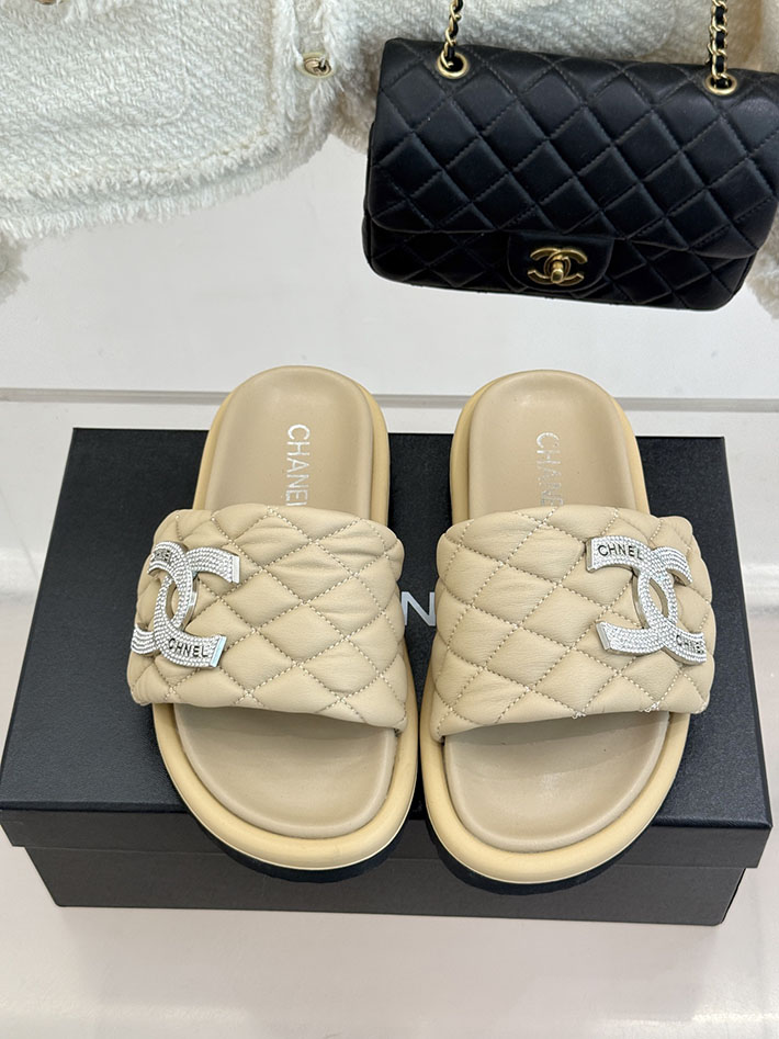 最高級シャネルスーパーコピー CHANEL 2026年春夏 新作 ラムスキン キルトウッド ミュール ベージュ 2630817 シャネル サンダル 公式 - 画像 (8)