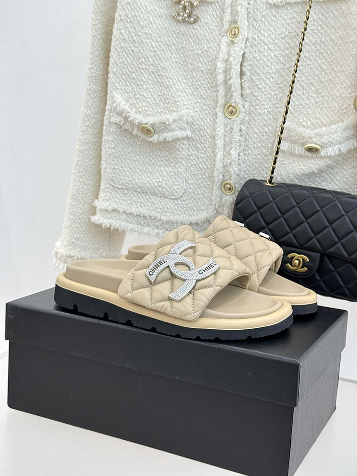 最高級シャネルスーパーコピー CHANEL 2026年春夏 新作 ラムスキン キルトウッド ミュール ベージュ 2630817 シャネル サンダル 公式 - 画像 (2)