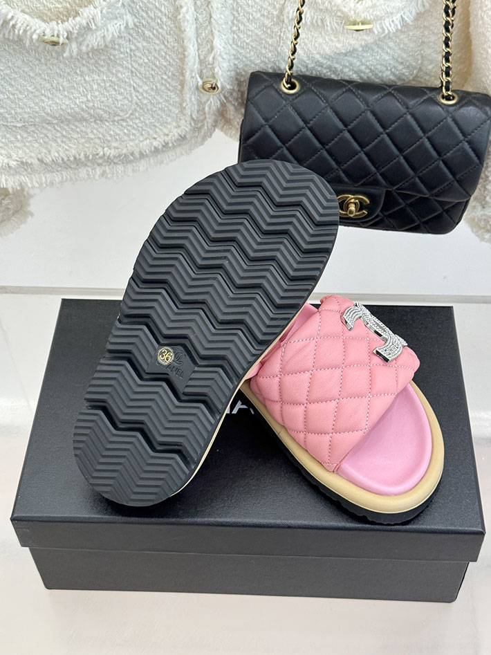 最高級シャネルスーパーコピー CHANEL 2026年春夏 新作 ラムスキン キルトウッド ミュール ピンク 2630820 シャネル 靴 ピンク - 画像 (3)