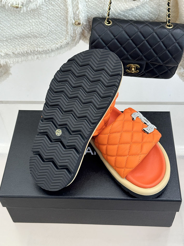 最高級シャネルスーパーコピー CHANEL 2026年春夏 新作 ラムスキン キルトウッド ミュール オレンジ 2630821 シャネル 靴 サンダル - 画像 (3)
