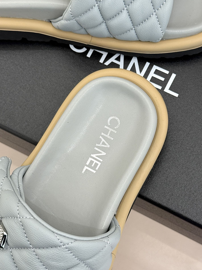 最高級シャネルスーパーコピー CHANEL 2026年春夏 新作 ラムスキン キルトウッド ミュール スカイブルー 2630823 chanel 靴 安い - 画像 (4)